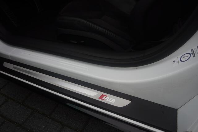 Audi R8 Spyder 5.2 RWD