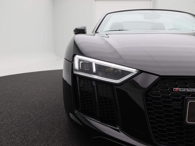 Audi R8 Spyder 5.2 FSI quattro | Keramisch | Org Nl auto | B&O | Akrapovic | Camera | Leder | Slechts 7.323 km uniek!