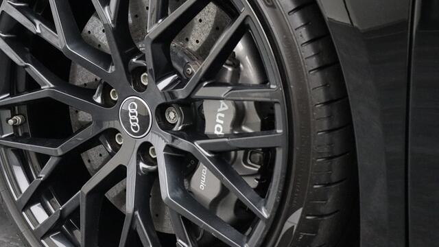 Audi R8 Spyder 5.2 V10 FSI quattro | Keramisch | B&O | Carbon pakket | Sportuitlaat