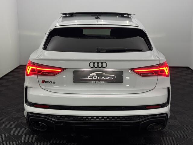 Audi RS Q3 RSQ3 Sportback TFSI Quattro 400PK btw Pano, Half leder, Navi, Parkeersensoren, Virtual desk, Stoelverwarming, Elektrische achterklep