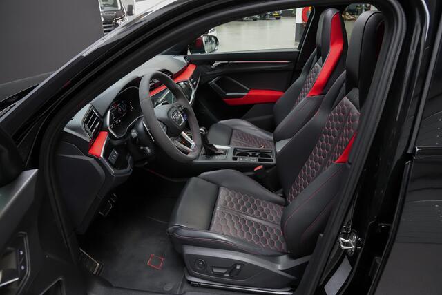 Audi RS Q3 Sportback 400pk TFSI |pano|RS-stoelen memory|Sonos|360 camera|matrix-LED|HUD|drive select|blind spot|sfeerverlichting|Apple Carplay|elek. achterklep|21"lichtmetalen velgen|