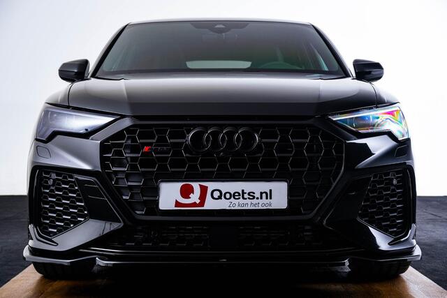 Audi RS Q3 Sportback 2.5 TFSI Panoramadak - Sportuitlaat - RS sportstoelen - Maxton - Comfortsleutel - Sonos Audio - Remzadels rood - Matrix LED - Parkeerhulp plus - Camera
