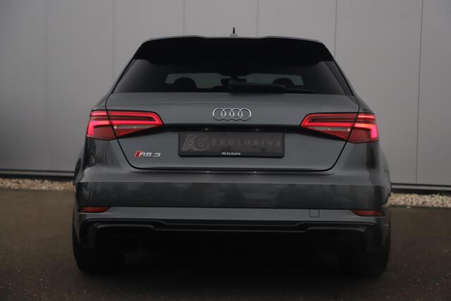 Audi RS3 Sportback 2.5 TFSI RS 3 quattro 400PK Automaat Black Optic Virtual RS Sportstoelen RS Sport Uitlaat Bang and Olufsen LED Matrix 19 inch LMV Navigatie Clima Stoelverwarming Cruise Parkeersensors Keyless Entry Carbon Inleg