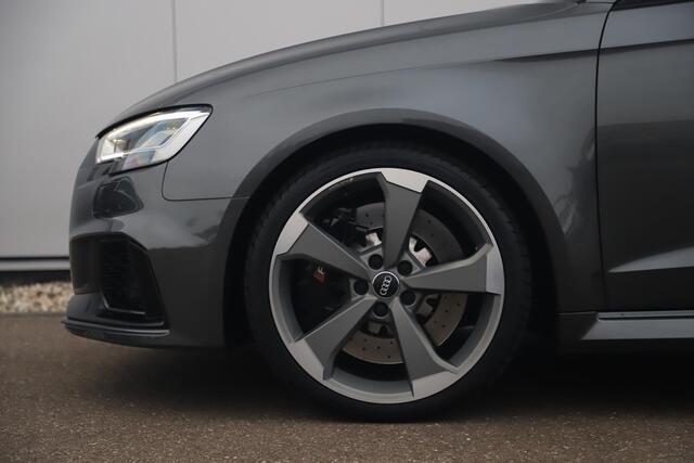 Audi RS3 Sportback 2.5 TFSI RS 3 quattro 400PK Automaat Black Optic Virtual RS Sportstoelen RS Sport Uitlaat Bang and Olufsen LED Matrix 19 inch LMV Navigatie Clima Stoelverwarming Cruise Parkeersensors Keyless Entry Carbon Inleg