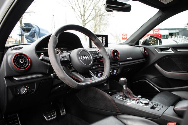 Audi RS3 Limousine 2.5 TFSI quattro | Grail uitlaat| Pano| Bang&Olusfen