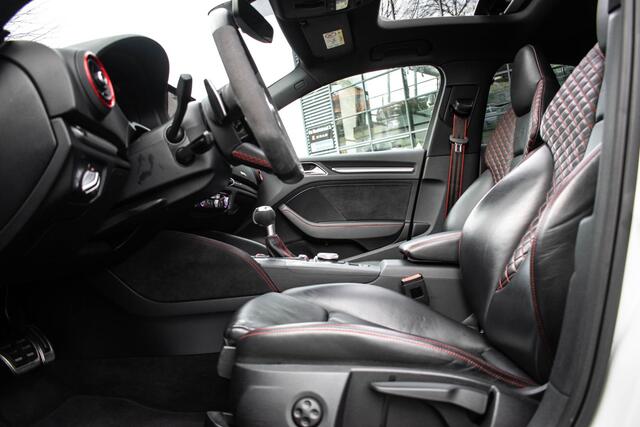 Audi RS3 Limousine 2.5 TFSI quattro | Grail uitlaat| Pano| Bang&Olusfen