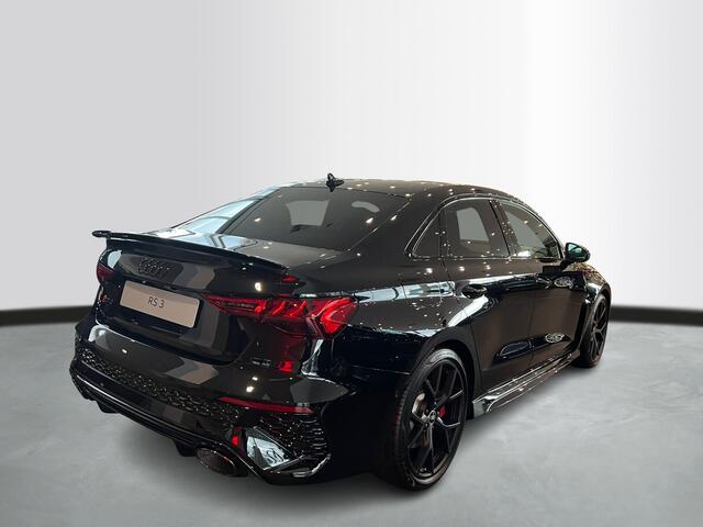 Audi RS3 Limousine 2.5 TFSI 400pk Quattro | Panoramadak | Sportuitlaat | B&O | WORDT VERWACHT