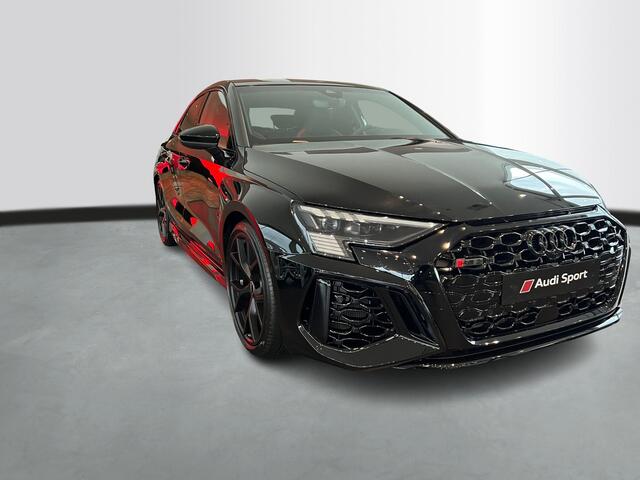 Audi RS3 Limousine 2.5 TFSI 400pk Quattro | Panoramadak | Sportuitlaat | B&O | WORDT VERWACHT