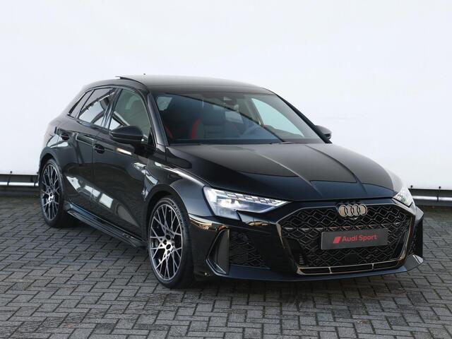 Audi RS3 2.5 TFSI quattro | RS designpakket rood | Carbon pakket | RS Sportuitlaatsysteem | Top 280km/h |