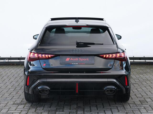 Audi RS3 2.5 TFSI quattro | RS designpakket rood | Carbon pakket | RS Sportuitlaatsysteem | Top 280km/h |