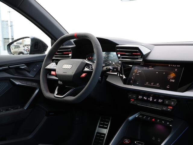 Audi RS3 2.5 TFSI quattro | RS designpakket rood | Carbon pakket | RS Sportuitlaatsysteem | Top 280km/h |