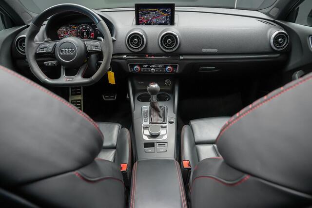 Audi RS3 Limousine 2.5 400 pk TFSI quattro |panoramadak|virtual cockpit|B&O|drive select|matrix-LED|sportstoelen diamond stiching|cruise control adaptief|parkeercamera en sensoren|climate control19"|