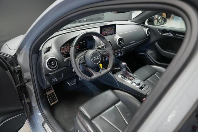 Audi RS3 Limousine 2.5 400 pk TFSI quattro |panoramadak|virtual cockpit|B&O|drive select|matrix-LED|sportstoelen diamond stiching|cruise control adaptief|parkeercamera en sensoren|climate control19"|