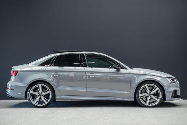 Audi RS3 Limousine 2.5 400 pk TFSI quattro |panoramadak|virtual cockpit|B&O|drive select|matrix-LED|sportstoelen diamond stiching|cruise control adaptief|parkeercamera en sensoren|climate control19"|