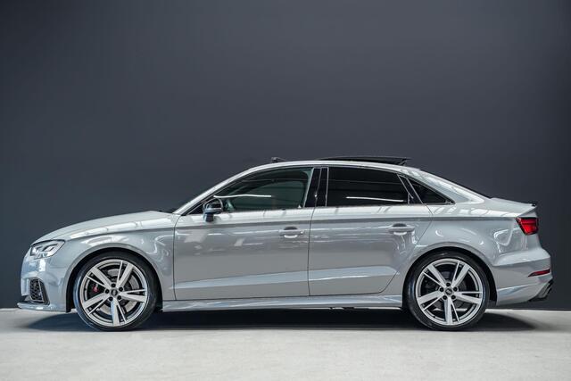 Audi RS3 Limousine 2.5 400 pk TFSI quattro |panoramadak|virtual cockpit|B&O|drive select|matrix-LED|sportstoelen diamond stiching|cruise control adaptief|parkeercamera en sensoren|climate control19"|