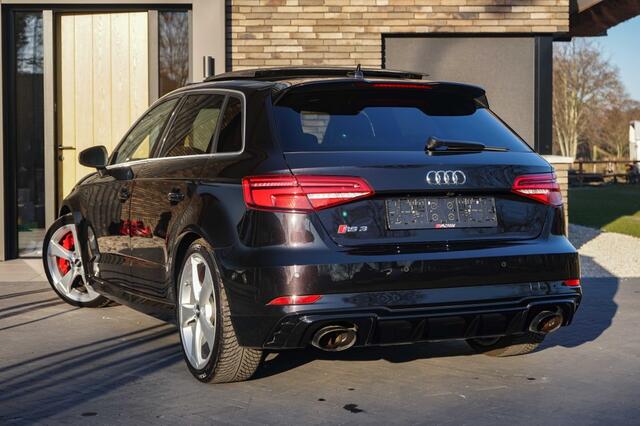 Audi RS3 Sportback 2.5 TFSI Quattro Pano/B&O/DCC/Massage/R-cam