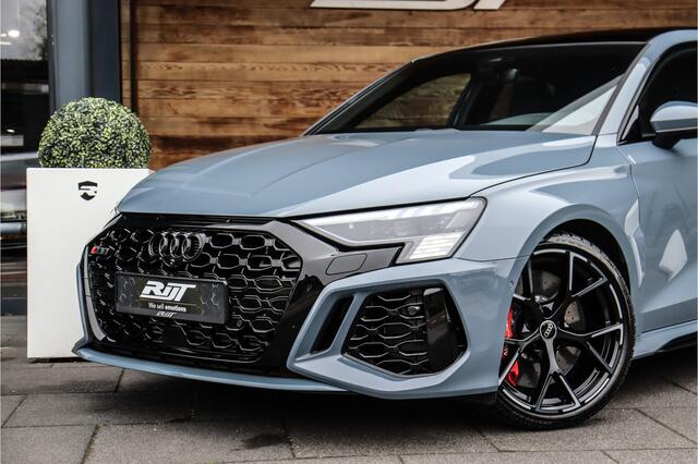 Audi RS3 Limousine 2.5 Quattro **Ceramic/RS Dynamic/Carbon/360/Matrix/Pano/B&O**