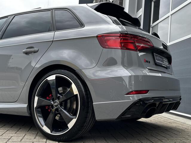 Audi RS3 Sportback 2.5 TFSI RS 3 quattro DAZA | Schuif-kanteldak | RS DESIGN | Keyless | Side Assist | Carbon | MAGNETIC RIDE | Camera