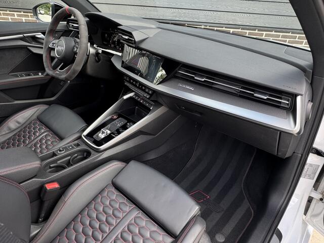 Audi RS3 Sportback 2.5 TFSI Quattro BTW, Panoramadak, Elektr. Stoelen