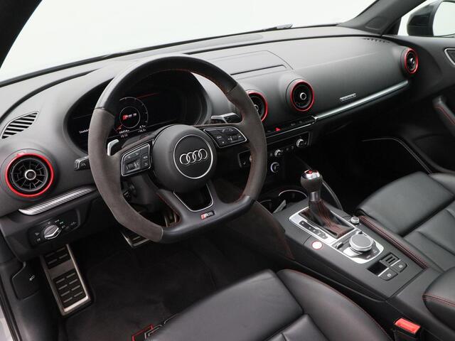 Audi RS3 Limousine 2.5 TFSi 400 Pk RS 3 quattro | Panorama Dak | B&O Audio | Camera | Bluetooth | Adaptive Cruise | Climate Control | 19 Inch | 68.435 Km