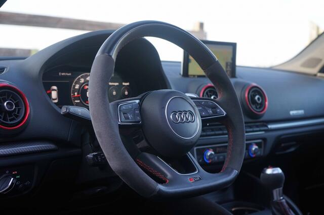 Audi RS3 Sportback 2.5 TFSI Quattro Pano/DCC/ACC/B&O/Catalunya-red