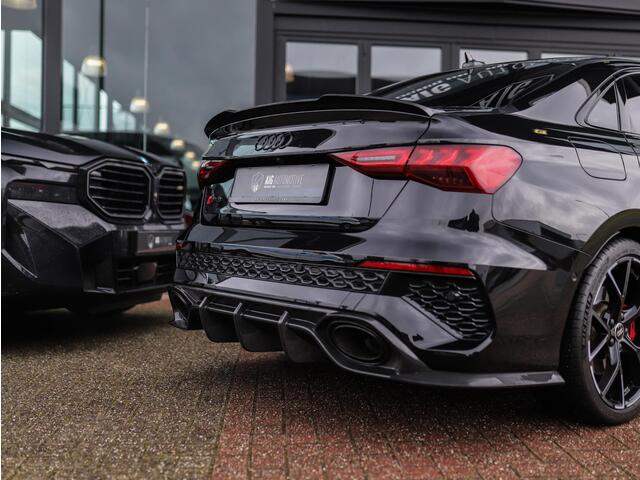 Audi RS3 Limousine 2.5 TFSI A3 quattro | CT Carbon | RS-Dynamic | Matrix | Keyless | B&O | Leder | Camera