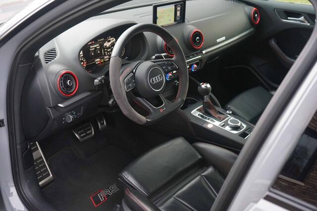 Audi RS3 Sportback 2.5 TFSI Quattro DAZA/RS-Zetels/DCC/KW/B&O/NON-OPF