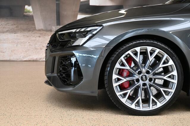 Audi RS3 Limousine 2.5 TFSI 400pk quattro | NL-auto | Matrix | Leder | Panoramadak | 100% (Dealer) onderhouden label