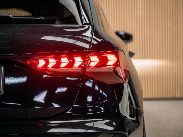 Audi RS3 Sportback 2.5 TFSI quattro | HULK edition | Carbon | Kuipstoelen | Sonos | Stoelverwarming |