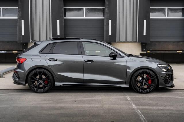 Audi RS3 Sportback 2.5 TFSI RS3 400PK Quattro / B&O / panoramadak / Matrix