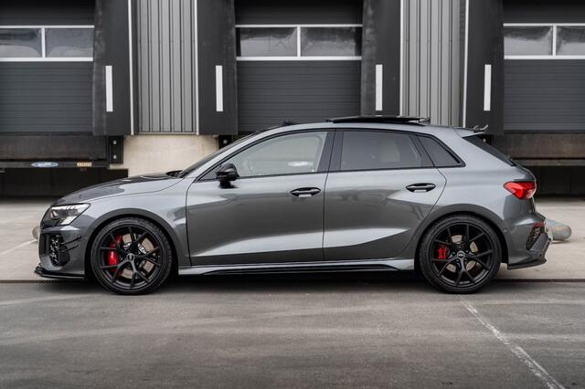 Audi RS3 Sportback 2.5 TFSI RS3 400PK Quattro / B&O / panoramadak / Matrix