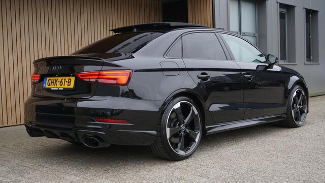 Audi RS3 Limousine 2.5 TFSI 400pk Quattro Pano.Dak RS-Seats B&O Magnetic Ride Virtual *Black Optik* 78517km!