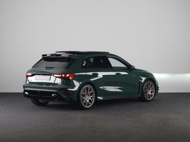 Audi RS3 Sportback Competition Limited 2.5 FSI 295 kW / 400 PK SB | 586 / 750 gelimiteerde oplage | Audi Exclusive Malachite Green | Panoramadak | Sonos | HUD |