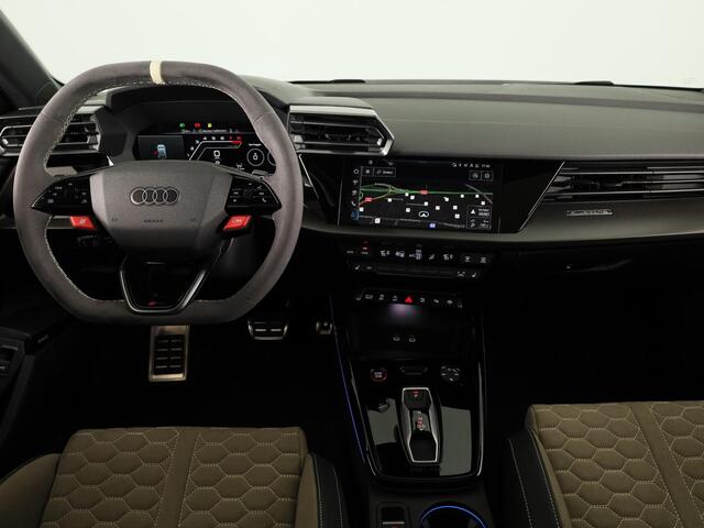 Audi RS3 Sportback Competition Limited 2.5 FSI 295 kW / 400 PK SB | 586 / 750 gelimiteerde oplage | Audi Exclusive Malachite Green | Panoramadak | Sonos | HUD |