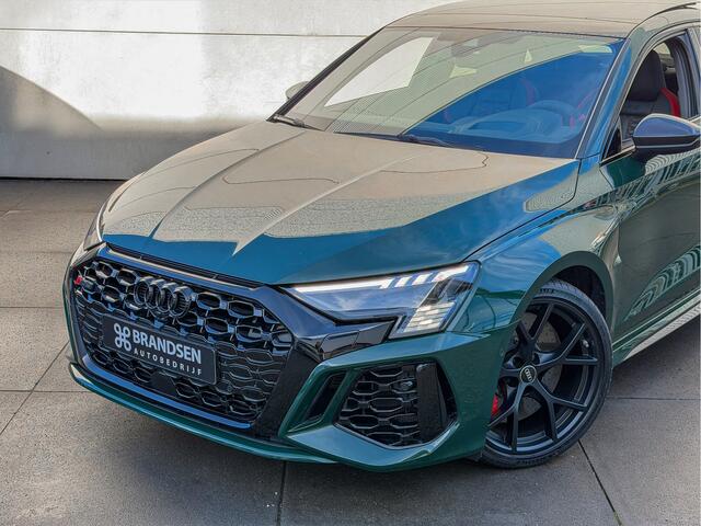 Audi RS3 Limousine 2.5 TFSI quattro Carbon ext.-Keramisch-Pano-Head up-Keyless-ACC