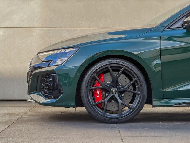 Audi RS3 Limousine 2.5 TFSI quattro Carbon ext.-Keramisch-Pano-Head up-Keyless-ACC