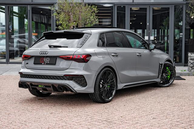 Audi RS3 Sportback ABT RS3-R 1/200 Limited Edition 500pk ABT Carbon bodykit | ABT Forged velgen | Nardo grijs - Audi Exclusive | Keramische remmen | Panorama dak | Nappa leder | RS Design pakket groen Dynamic package | Matrix LED | head-up | Privacy glas | Xpel fr