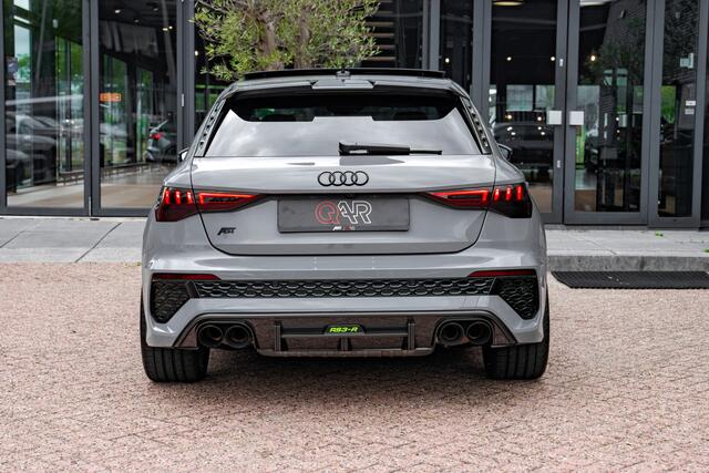 Audi RS3 Sportback ABT RS3-R 1/200 Limited Edition 500pk ABT Carbon bodykit | ABT Forged velgen | Nardo grijs - Audi Exclusive | Keramische remmen | Panorama dak | Nappa leder | RS Design pakket groen Dynamic package | Matrix LED | head-up | Privacy glas | Xpel fr