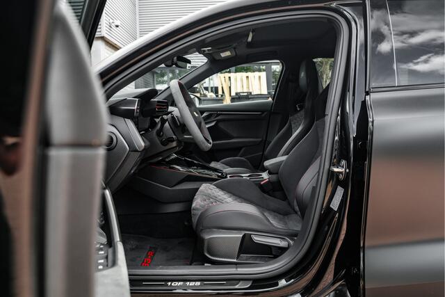 Audi RS3 Sportback ABT RS3-R 1/125 510pk quattro | ABT Carbon bodykit | ABT Forged velgen | RS schaalstoelen | Panorama dak | SONOS | Head up | Achteruitrijcamera | Verwarmde voorstoelen