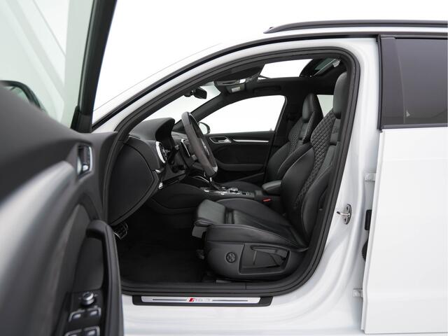 Audi RS3 Sportback 2.5 TFSI quattro *RS-SEATS | PANO | ADAPTIVE-CRUISE | NAPPA-LEATHER | BANG&OLUFSEN | CAMERA | KEYLESS | BLINDSPOT | NAVI-FULLMAP | DIGI-COCKPIT | PRIVACY-GLASS | SHIFTPADDLES | 19''ALU*