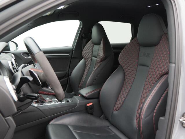 Audi RS3 Sportback 2.5 TFSi 400 Pk quattro | Matrix LED | Nappa Leder | Digitale Cockpit | Abt 19 inch | Zwart Optiek | Adaptive Cruise Control | Stoelverwarming |