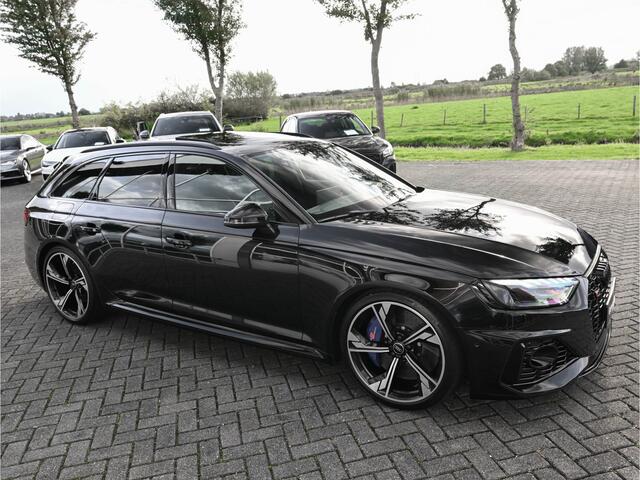 Audi RS4 Avant 2.9TFSI 450pk Quattro Keramiek Pano HUD Carbon 20-Inch B&O Led-Matrix Keyless