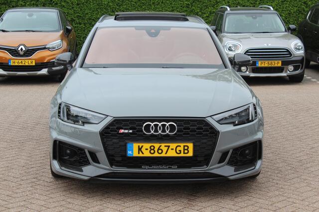 Audi RS4 Avant 2.9 TFSI quattro / Full option / Keramisch / Panoramadak / 360Camera / Carbon / Head-up / Sportuitlaat / 20'' / Luxe Leder / Dodehoek / Virtual Cockpit / Stoelmassage / B&O