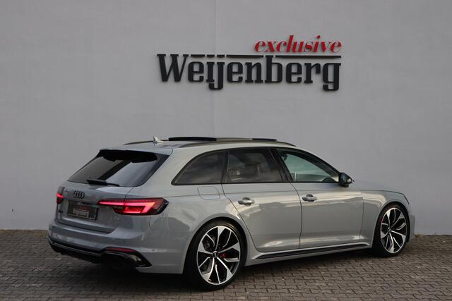 Audi RS4 2.9 TFSI Quattro Matrix Pano Massage Carbon