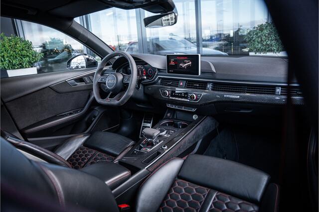 Audi RS4 Avant 2.9 TFSI quattro - Panorama | B&O | Carbon | Alcantara | Massage | Memory