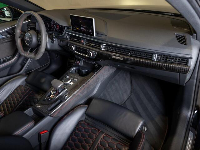 Audi RS4 A4 Avant 2.9 TFSI quattro / 450pk / Panorama dak / Head up display / Carbon /