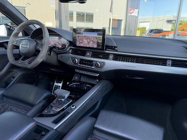 Audi RS4 Avant 2.9 TFSI Quattro 450 PK Automaat Keramisch B&O RS Dynamic Pakket Camera Navi Apple Carplay