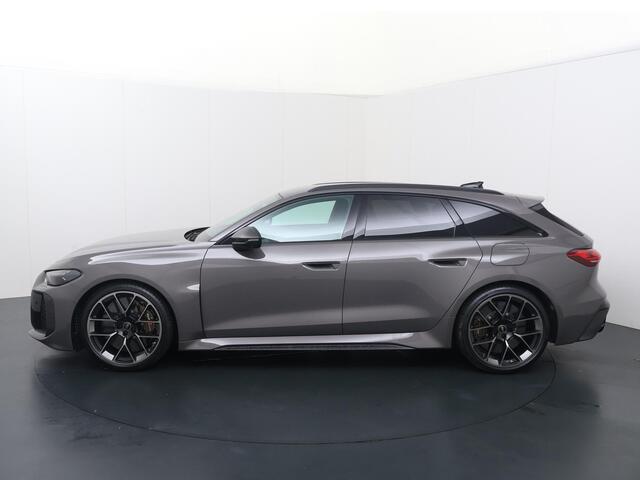 Audi RS5 Avant e-hybrid 470 kW / 639 PK 8 versnellingen | RS keramische remmen brons | Panorama-glasdak | RS sportstoel plus dinamica/leder zwart groene accenten | Head-up display |