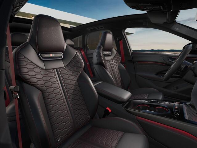 Audi RS5 Avant E-Hybrid Quattro , carbon extr., ceramic, sportpakket, pano, B&O, HUD, 285km/h, Matrix-LED, ACC, privacy