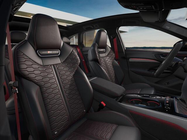 Audi RS5 A5 Avant e-hybrid quattro | Audi Sportpakket | Panoramdak | Tech Pro | Sportstoelen Plus incl ventilatie | Bang & Olufsen | Head-up display | 360 camera |